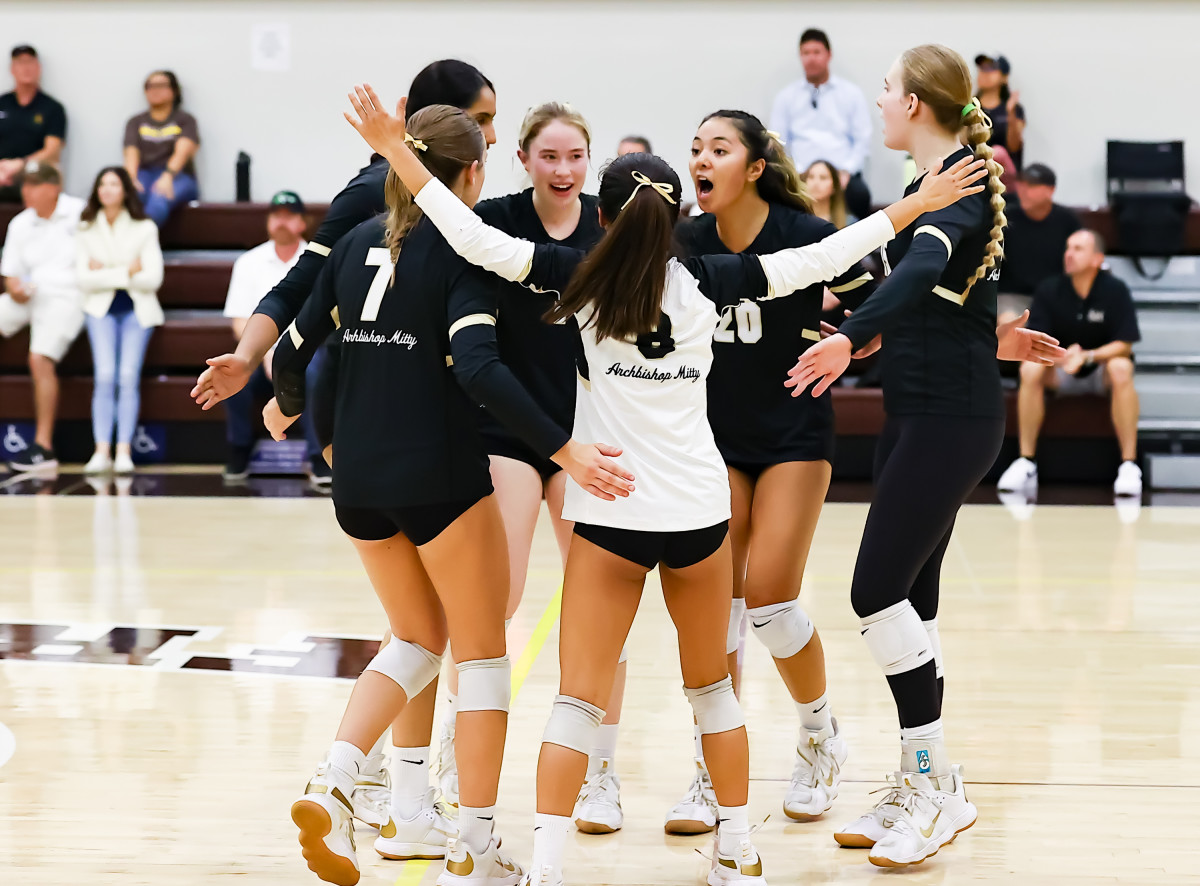 The Monarchs celebrate